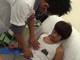 变态亚洲Oliver医生无套狂操Paul chinese gay teen porn