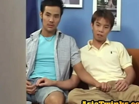 日本嫩鸭吹箫后无套后入式 korean amateur gay porn