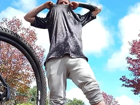 骑单车让我鸡儿梆硬 gay porn indonesia video