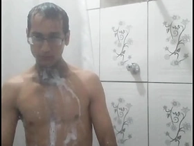 网上泄露了我给小区骚货发裸照 今晚就去干死这个贱货 pijat indonesia gay porn