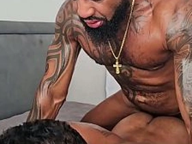 那个傲慢的直男邻居一直偷看我撸管，最后进房间狠狠操了我 cute korean teen gay porn