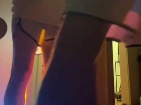 教练对嫩徒弟的严厉惩罚 - 免费版 xxx hot gay porn