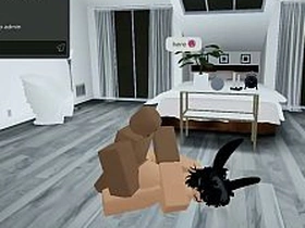 发情伪娘在Roblox公寓里被当成人形飞机杯 singapore gay twink porn