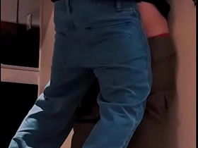 发情的同学趁家里没人把他的鸡巴塞进来 gay porn clips japan