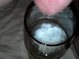 亚洲小鲜肉多次射精在杯子里 gay sex asia porn