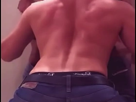 我在健身房厕所夺走了我健身兄弟的处男 porn gay japan freeze