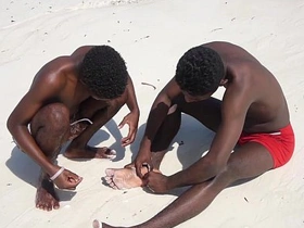 黑人嫩屌Sameul和Wilson无套交媾 taiwan student gay porn