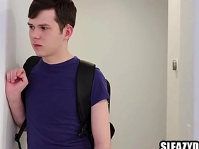 继父趁继母不在家和继子搞基 hot steamy gay porn