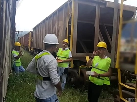 工友午休时玩大了 轮操被动同事还射了好多精液当甜点 korean middle gay porn