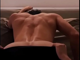 单身派对后，男友无套干我，最后射进我屁眼 chinese gay magazine porn