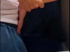 几杯黄汤下肚后 我尝了好奇直男的大屌 gay porn hot guy