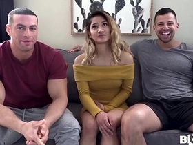 100斤亚裔被两个健美壮汉操烂 chinese vintage gay porn