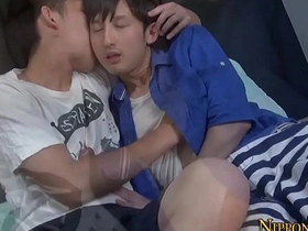 亚洲嫩妹撸鸡巴 free korean gay porn