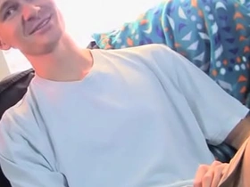 扎克兰德尔：伊桑霍克斯撸动并渴望榨干他大鸡巴的汁液 gay porn japan