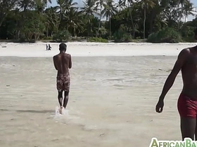 赤裸黑肤嫩弟淋浴后填素人 hot gay porn art