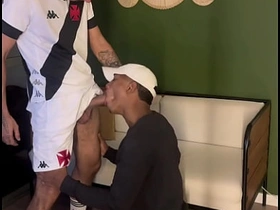 赌球输了把屁眼献给巴西佬 - 免费 sexy korean gay porn