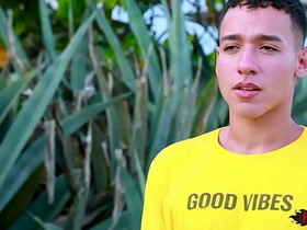 嫩臀骚年挨操实录 gay sex hot porn