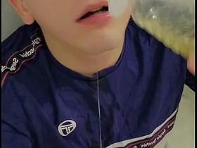 18岁男孩玩自己的鸡巴 china gay porn website