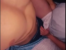 第一次在肌肉邻居家给他口交，最后被他无套内射 singapore gay porn video tumblr