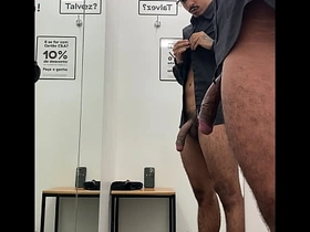 试衣间偷拍大屌 singapore gay porn star