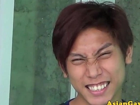 喝尿的亚洲小鲜肉舔肛吸屌 chinese gay porn 2023