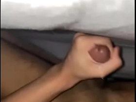 亚裔小骚货揉搓发情的鸡巴 hot asian man gay porn