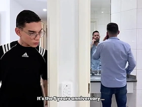 小骚货来帮忙 office gay porn japan