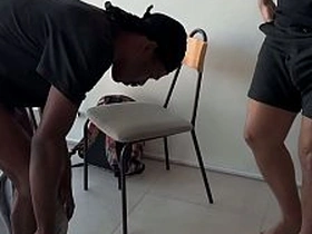 客户来询价结果被黑屌捅爆还吃了两发浓精 gay korean porn gif