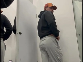 试衣间里发骚了 japan gay handsome porn