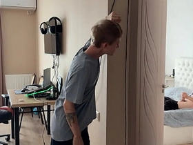 第一部 撞见直男朋友对着基片打飞机 japan gay porn blog