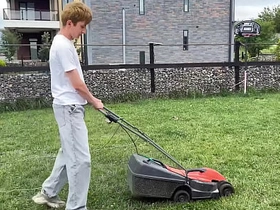 我干了房东的继子却被老爸抓现行 第一部 hot male gay porn