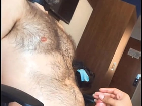 性感水獭男伊森III - 清晨挤奶V切片段/抢先看 daddy chinese gay porn