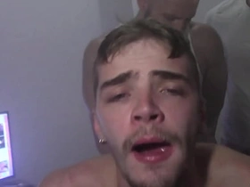 猛男爆菊把瘦0小穴灌满精液 - 无套内射 gay porn jap