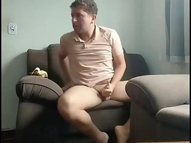 我独自在家听着放克音乐在客厅裸奔 sg gay porn videos