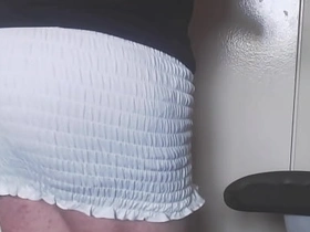 瘦弱伪娘Oso撒尿玩自己骚屁股 cute chinese teen gay porn