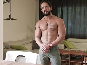 Zack Lemec裸体侍应生面试 - 面具自慰 gay korean clips porn