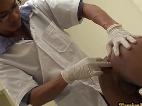 尿尿亚洲嫩鸡肛检后被医生无套内射 sota japan gay porn