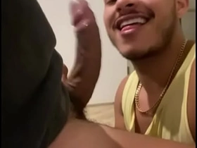 在酒店房间里和已婚男人 singapore gay sauna porn