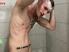 卡莫纳洗澡时被偷拍私密时刻-完整版见sheer.com/unsboys dad hot gay porn