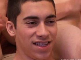 年轻三人组互吃精液 korean gay model porn