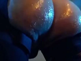 油光水滑的骚臀穿情趣内衣 gay porn cowok indonesia