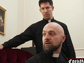 你喜欢这样是吧？喜欢我狠狠操你小屁眼是吧，贱货！Grant Ducati被Adam Snow和Eddie Patrick打屁股加肛交！ gay asia massage porn