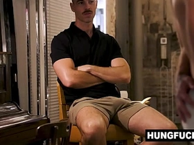 两个火辣伪娘被变态老板狠操 最后跪着张嘴吐舌让我射满他们脸和舌头 hot chinese porn gay