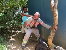 工地黑哥溜出来让停车场管理员爆菊 hot asian porn gay