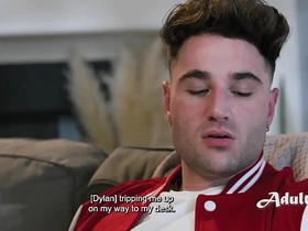 我的直男恶霸现在成了我的基佬受气包 - Derek Kage, Michael Boston chinese gay porn blowjob