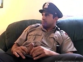 维尼给直男警察扎克口交 hot anime boy gay porn
