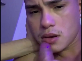 给年轻小伙口交射他满嘴 hot gay porn creampie
