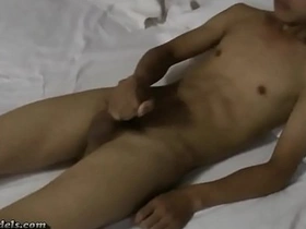亚洲大屌男孩自慰 jap bear gay porn