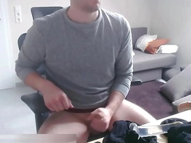 直播中命令男人用自己屁眼里的玩具深喉 gay porn myanmar