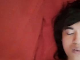 业余男同视频里苗条光滑瘦仔撸性感鸡巴的脸腹肚脐眼嘴皮肤多角度 asian gay chinese porn